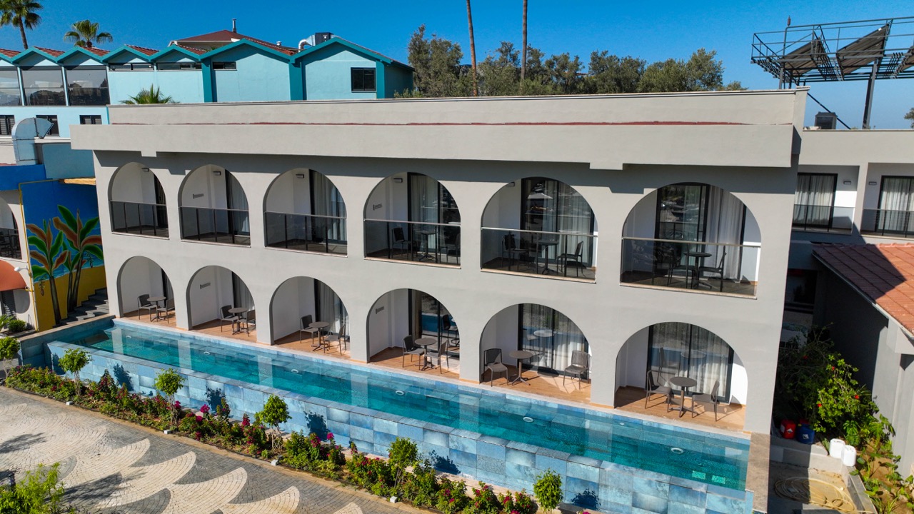 Adaport Hotel 6
