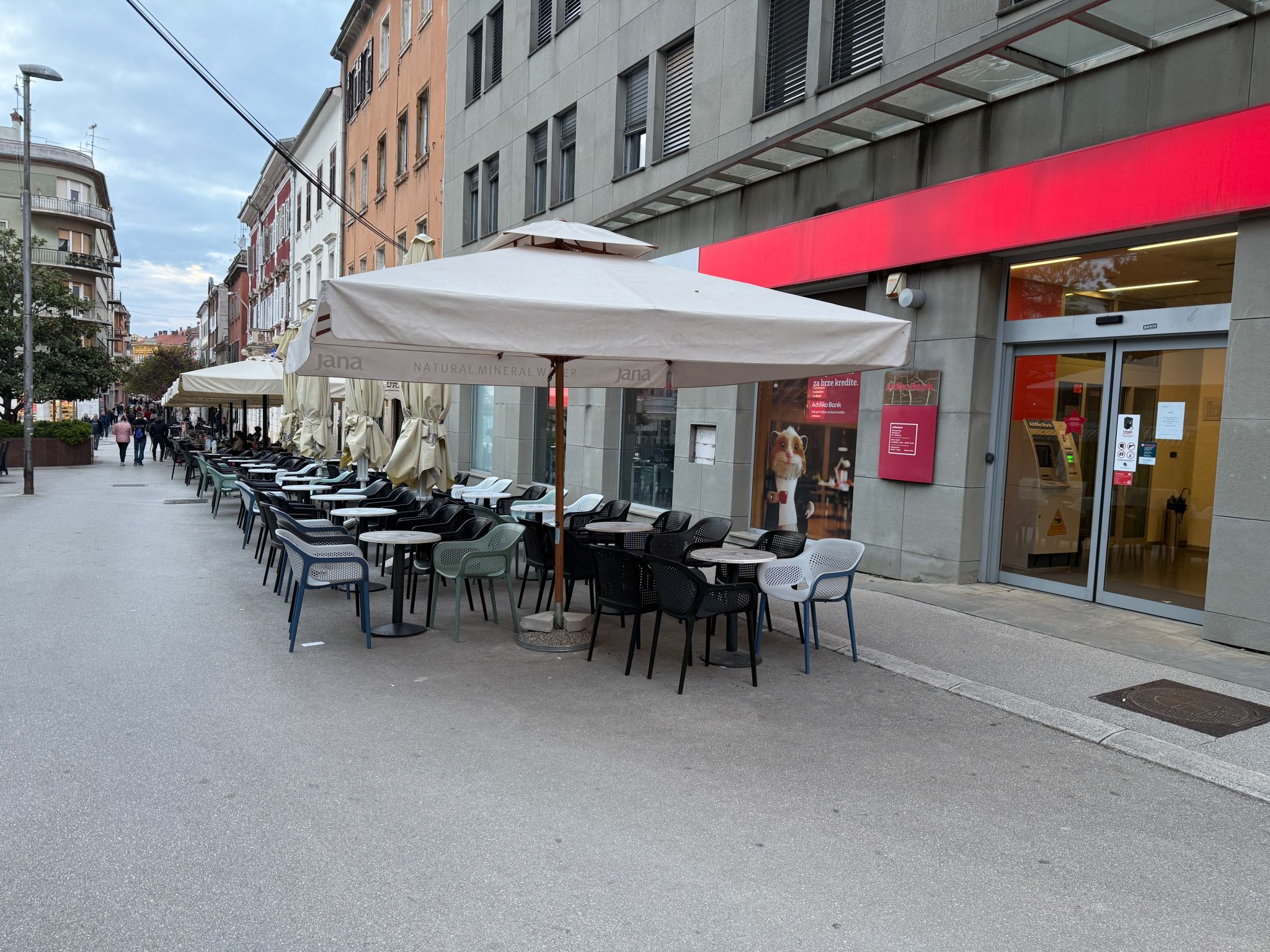 ISTRANKA CAFE BAR PULA 4