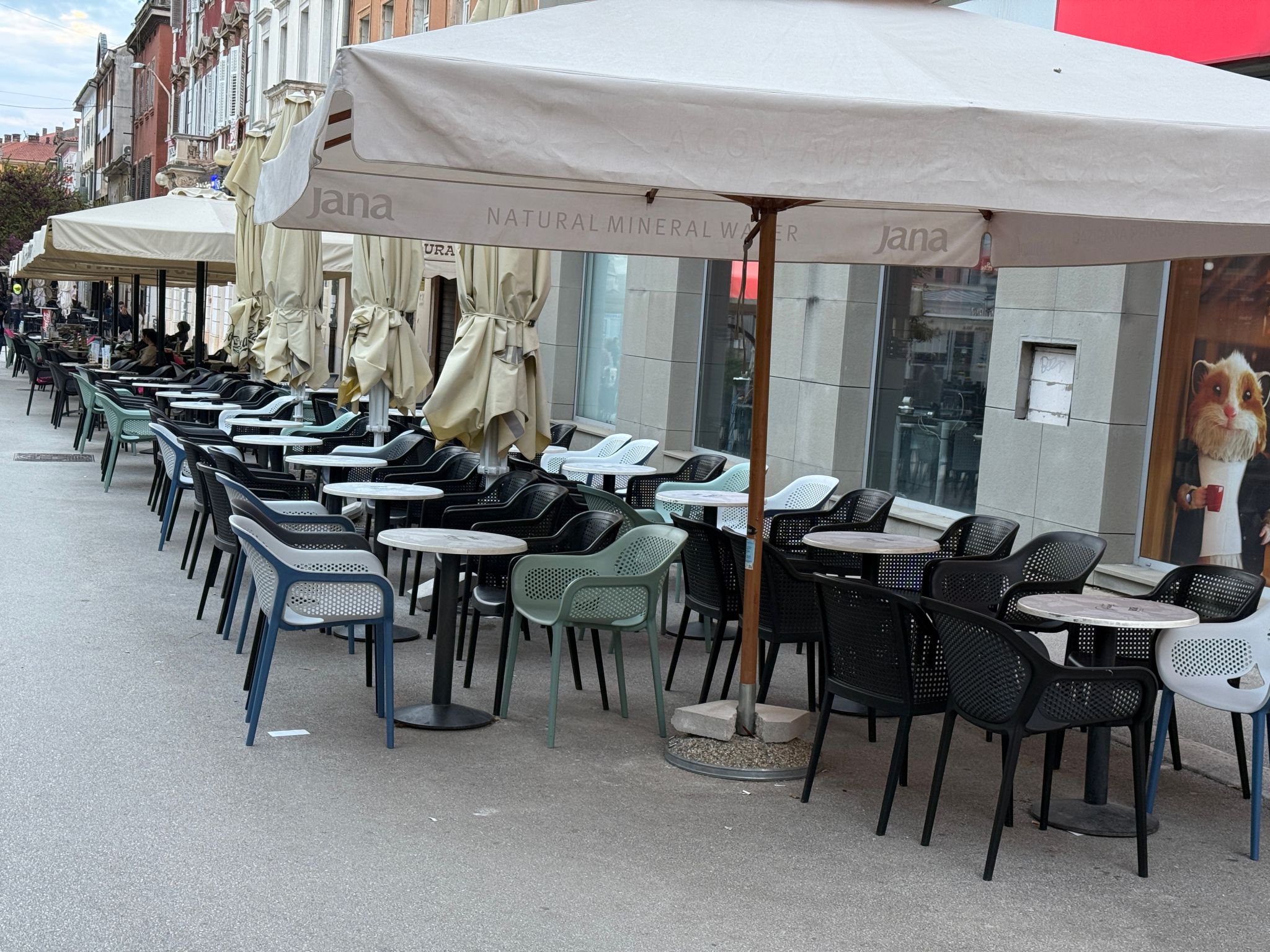 ISTRANKA CAFE BAR PULA 11