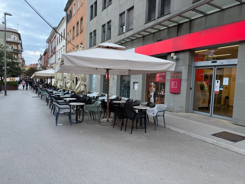 ISTRANKA CAFE BAR PULA 12