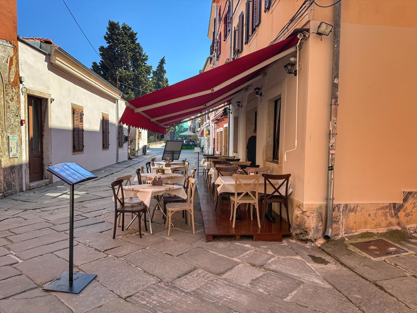 RESTORAN DELFIN PULA KANDLEROVA ULICA 2