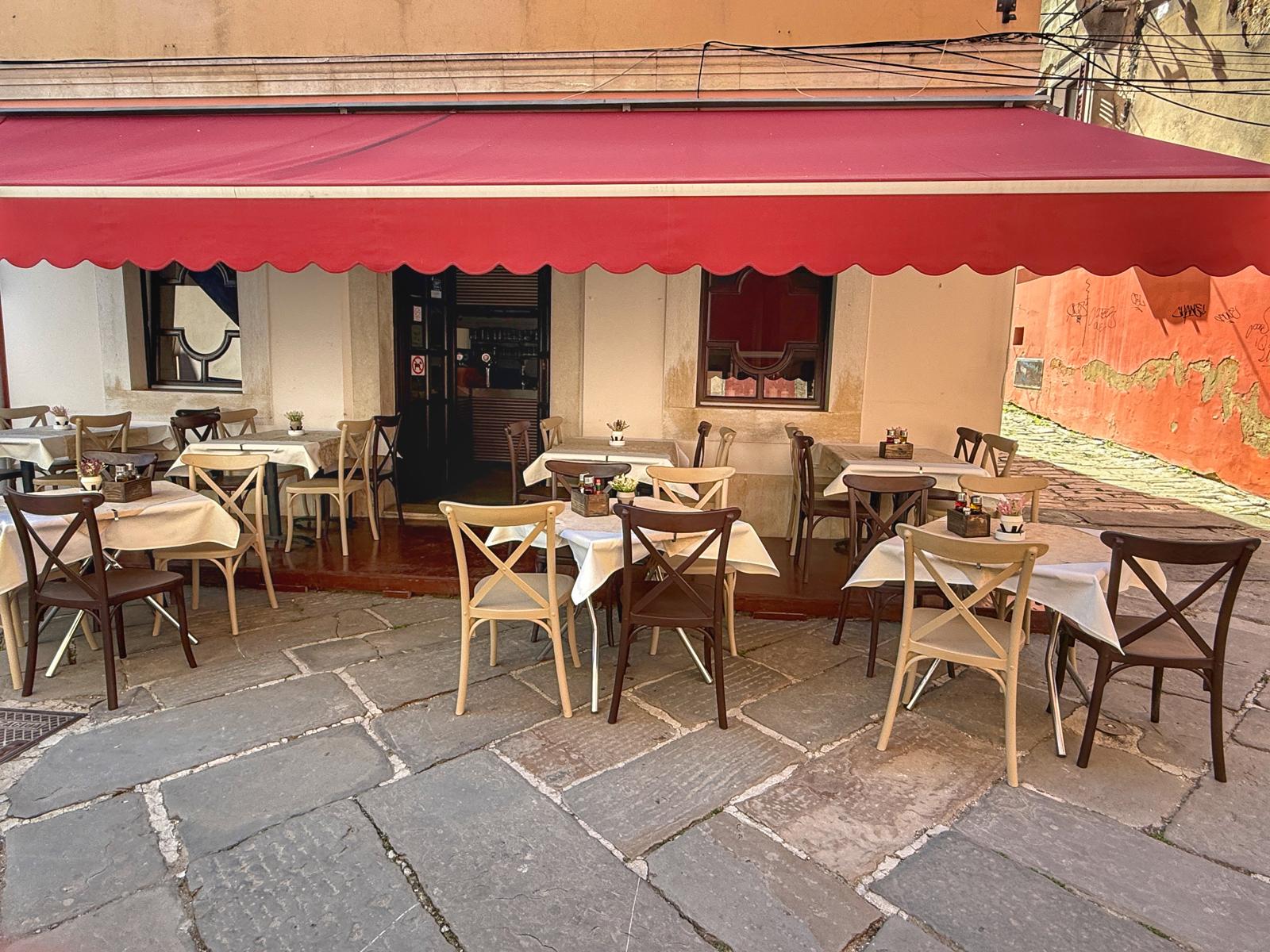 RESTORAN DELFIN PULA KANDLEROVA ULICA 3