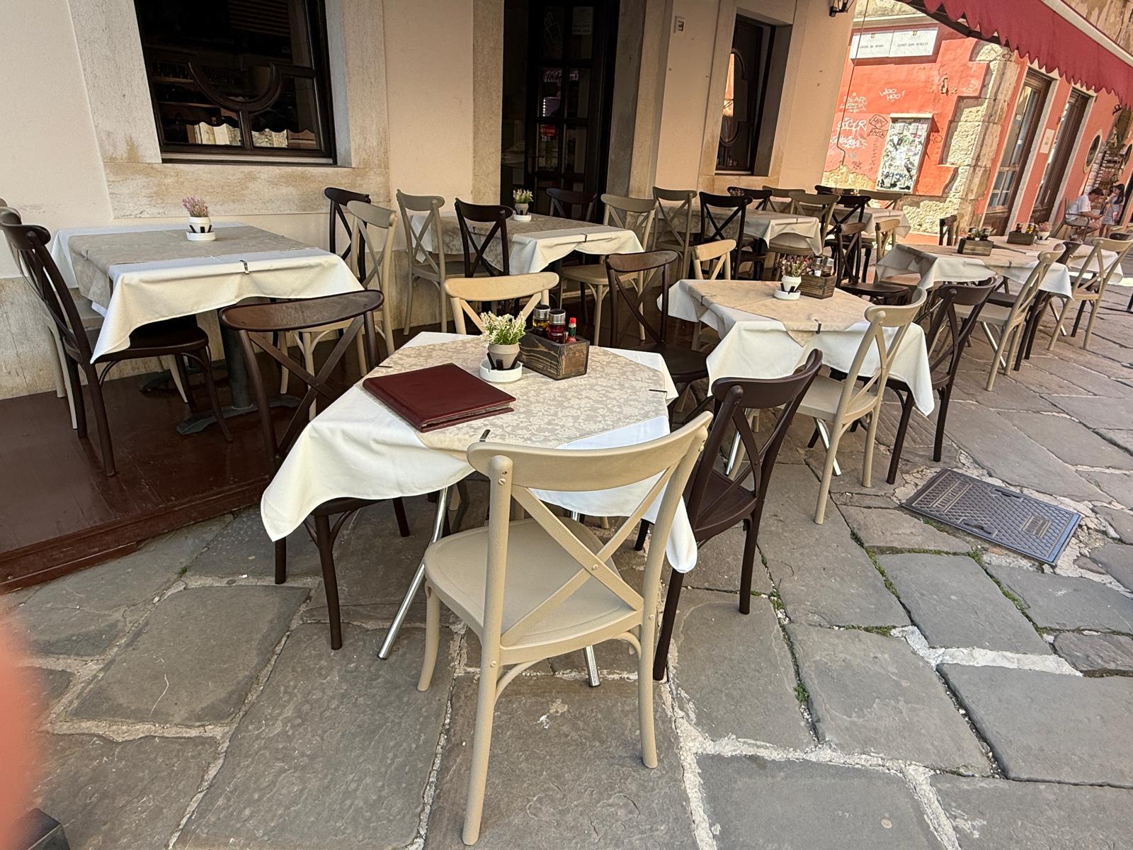 RESTORAN DELFIN PULA KANDLEROVA ULICA 4