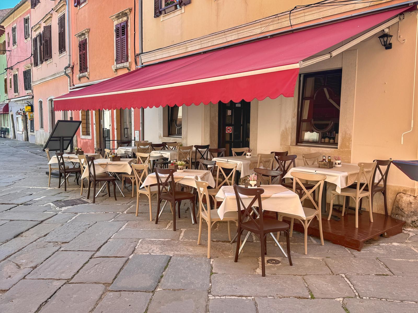 RESTORAN DELFIN PULA KANDLEROVA ULICA 6