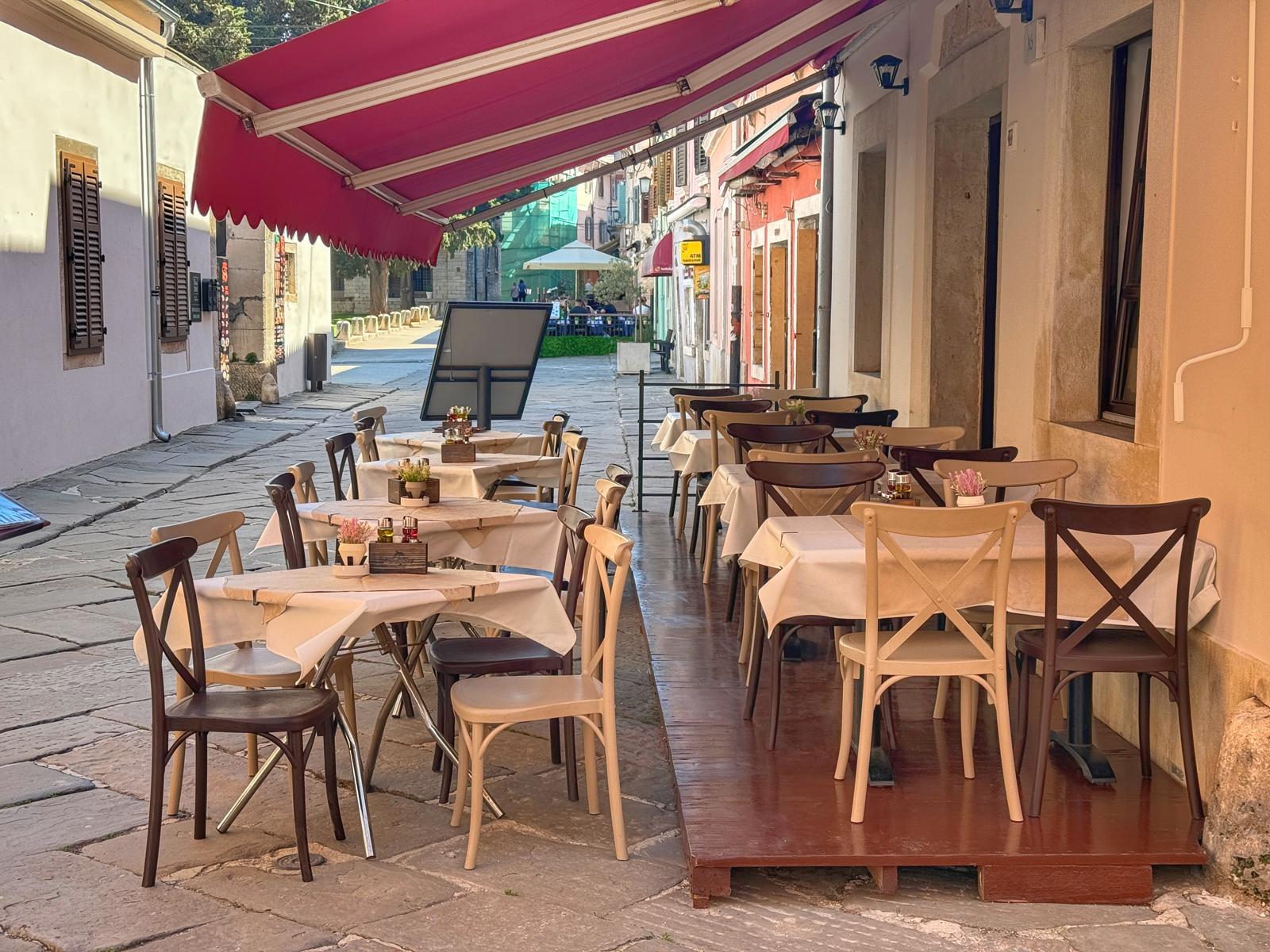 RESTORAN DELFIN PULA KANDLEROVA ULICA 7