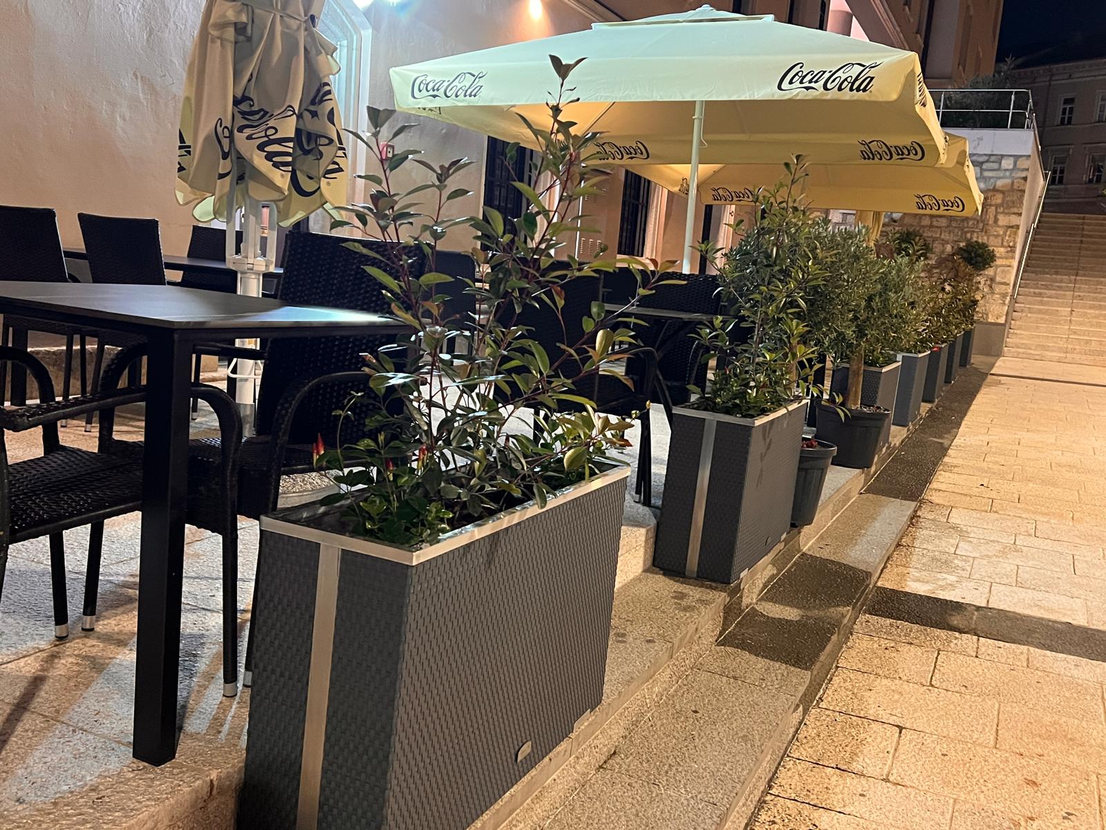 RESTORAN RIVA PULA 4