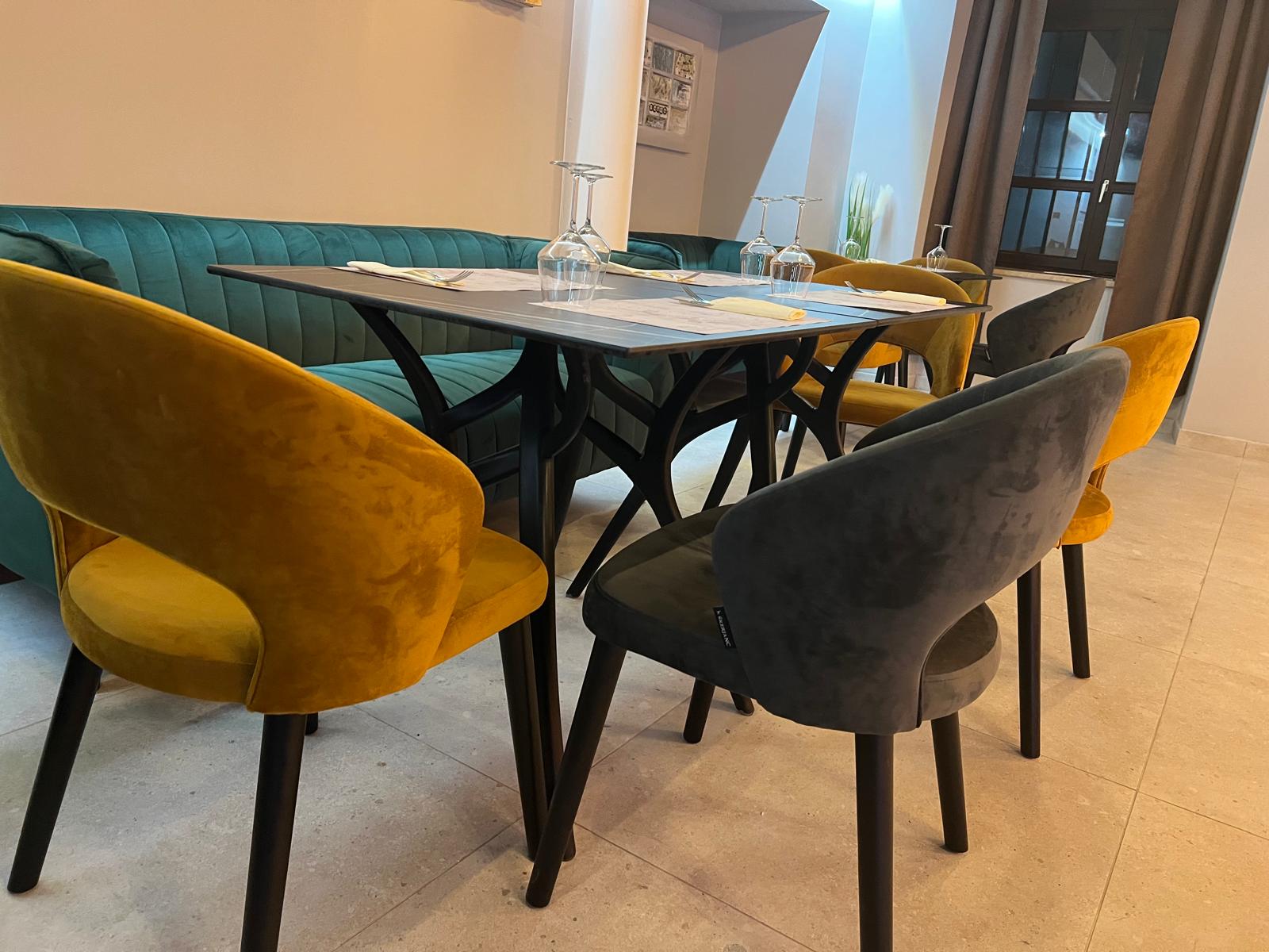 RESTORAN RIVA PULA 12