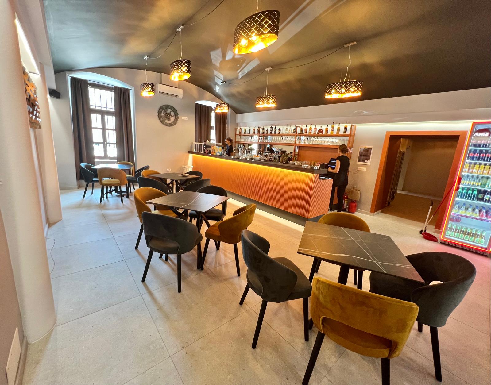 RESTORAN RIVA PULA 15